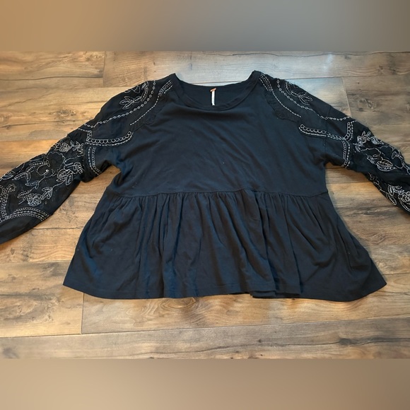 Free People Black Embroidered Boho Top – Size XS | Sheer Floral Lace Sleeves - Picture 7 of 8